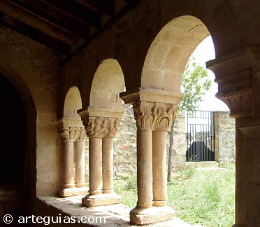 La galer&iacute;a porticada de Ome&ntilde;aca es de lo m&aacute;s destacado de la comarca de Campo de G&oacute;mara, Soria