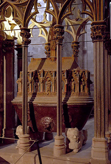 Sepulcro de Pedro III el Grande