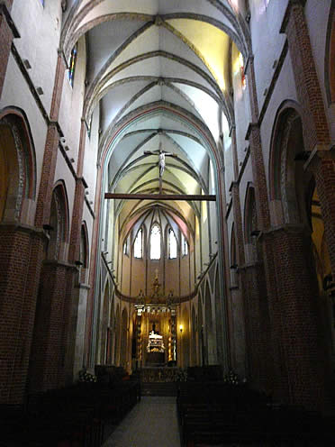 Interior de la Catedral de Gniezno, Polonia