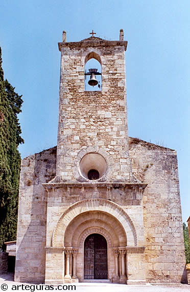 Hastial occidental de Santa Mar&iacute;a de Porqueres