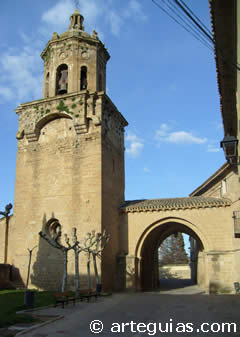 Puente la Reina. El Camino de Santiago junto a la Ig