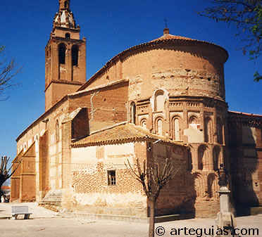 Vista de la Iglesia parroquial de R&aacute;gama desde la cabecera