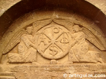 Ejemplo del Rom&aacute;nico en Arag&oacute;n: T&iacute;mpano de una de las puertas de la iglesia de San Felices de Uncastillo