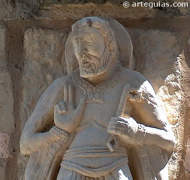 Relieve de San Pedro en la iglesia de San Miguel de Segovia