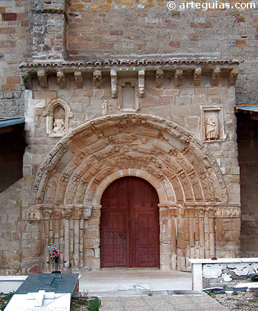 Portada de la iglesia de Santa Mar&iacute;a del Castillo