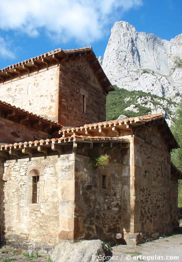 Arquitectura moz&aacute;rabe o de repoblaci&oacute;n: Santa Mar&iacute;a de Lebe&ntilde;a