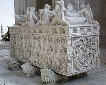 Sepulcro de Pedro I, en el Monasterio de Alcoba&ccedil;a