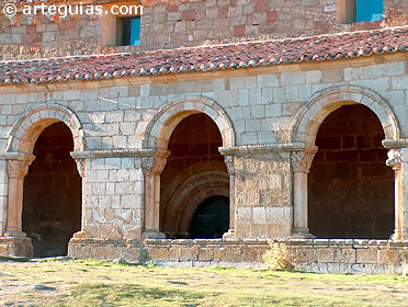 Galer&iacute;a porticada. Santa Mar&iacute;a de Tiermes