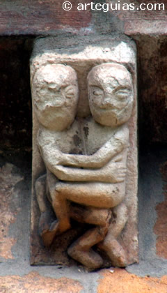 Canecillo de la iglesia de Yermo