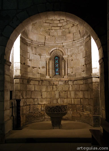 Interior del &aacute;bside de la Ep&iacute;stola