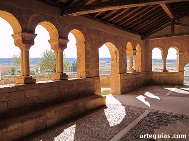 P&oacute;rtico rom&aacute;nico