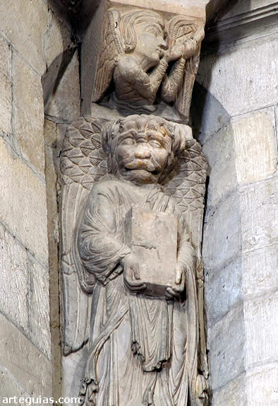 Escultura de San Marcos en Armentia, joya del rom&aacute;nico en el Pa&iacute;s Vasco