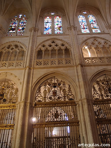 Arquitectura g&oacute;tica: alzado de la catedral de Burgos