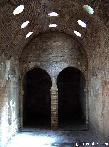 Ba&ntilde;os de Granada: sala fr&iacute;a