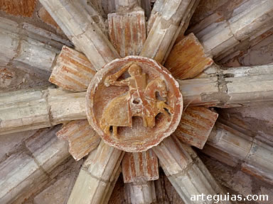 Caballero esculpido en la clave de la b&oacute;veda del lavatorio. Monasterio de Veruela