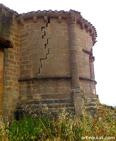 Cabecera de la iglesia de San Cosme y San Dami&aacute;n de Enc&iacute;o