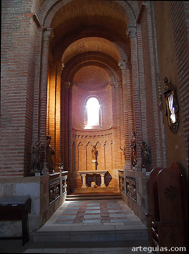 Interior del &aacute;bside meridional de San Juan de Alba de Tormes