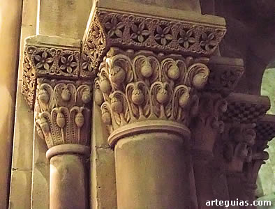 Colegiata de Arb&aacute;s del Puerto: capiteles del interior