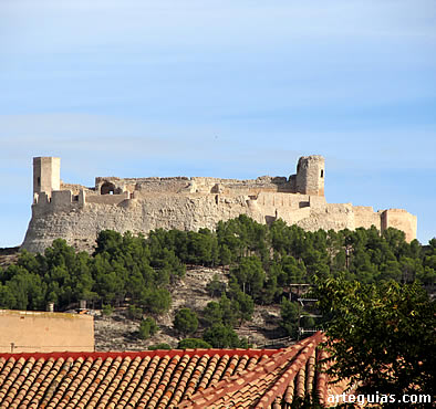 Vista del castillo de Calatayud desde el propio n&uacute;cleo urbano