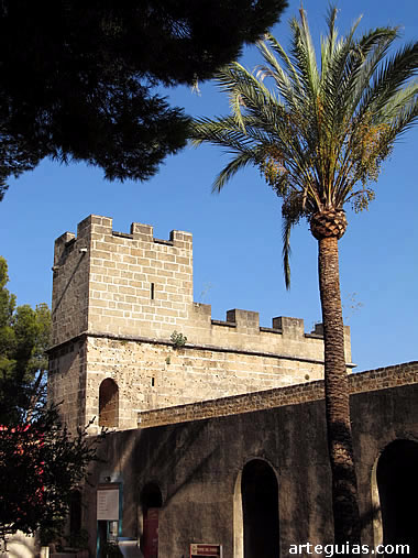 Zona baja del castillo de Denia