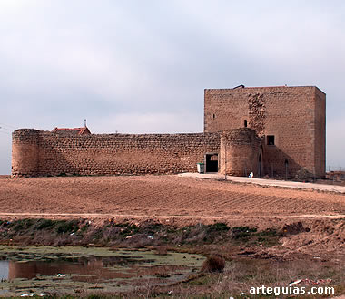 Castillo de Fuente el Sol, al sur de la provincia de Valladolid, junto a Madrigal
