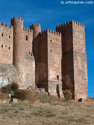 Muros del castillo de Sig&uuml;enza