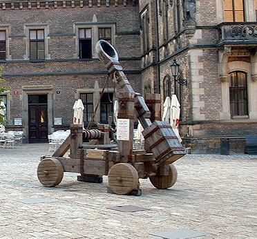 Reproducci&oacute;n de una catapulta medieval
