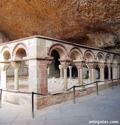 Claustro rom&aacute;nico de San Juan de la Pe&ntilde;a