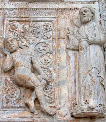 Relieve rom&aacute;nico