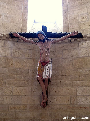 Cristo g&oacute;tico en San Mart&iacute;n de Fr&oacute;mista