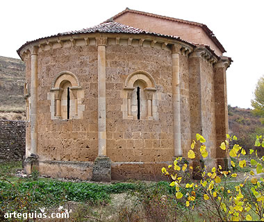 Ermita de San Vicente de Fuentesoto desde el noreste
