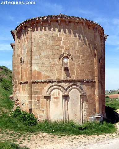 &Aacute;bside de la Ermita rom&aacute;nica de la Soledad de Calata&ntilde;azor