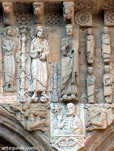 Detalles escult&oacute;ricos de la  Fachada de Las Plater&iacute;as de la Catedral de Santiago de Compostela