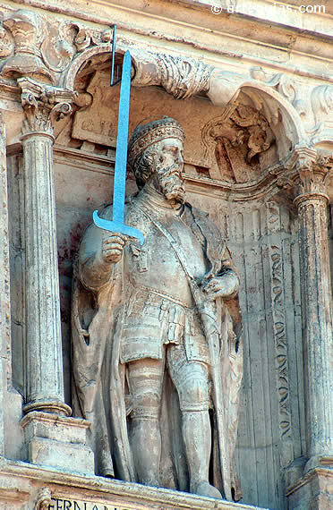 Estatua de Fern&aacute;n Gonz&aacute;lez, en Burgos