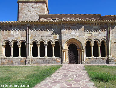 Rebolledo de la Torre: galer&iacute;a porticada