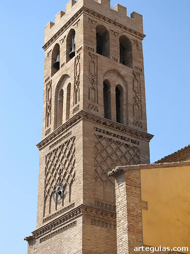 La Puebla de Alfind&eacute;n: campanario mud&eacute;jar