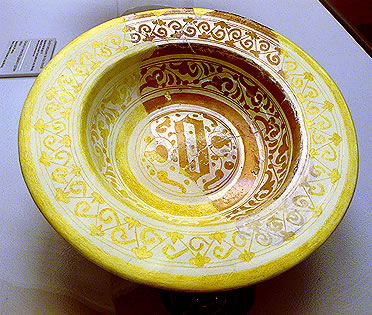 Plato de loza dorada- S.XV. Museo arqueol&oacute;gico de Lorca