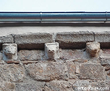 Canecillos de la iglesia de Montemayor del R&iacute;o, Salamanca