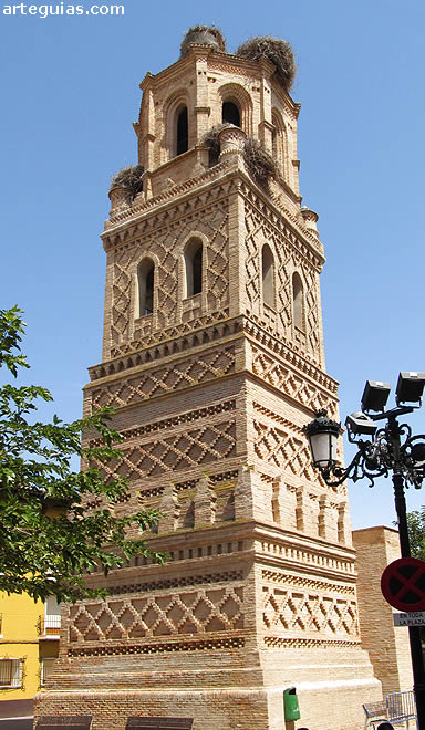 Campanario mud&eacute;jar de la iglesia de Monzalbarba