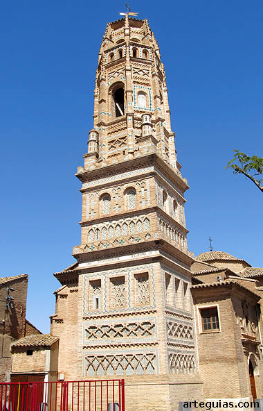 La torre de la iglesia de Utebo es de las m&aacute;s espectaculares del Mud&eacute;jar en Arag&oacute;n