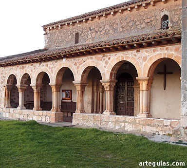 P&oacute;rtico de la iglesia de Berzosa, Soria