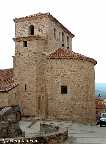 Cabecera de la iglesia de Pr&aacute;dena del Rinc&oacute;n