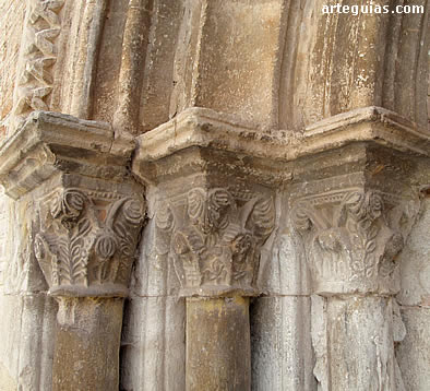 Capiteles vegetales