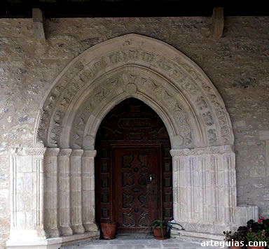 Puerta de la iglesia de G&aacute;ceta