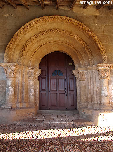 Puerta rom&aacute;nica de la iglesia de Torreandaluz