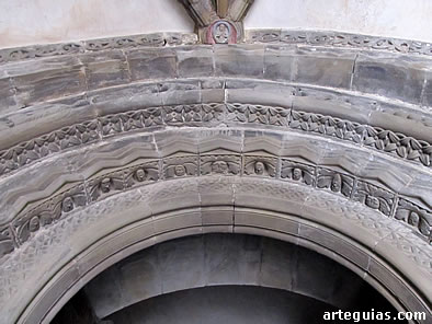 Arquivoltas de la puerta meridional
