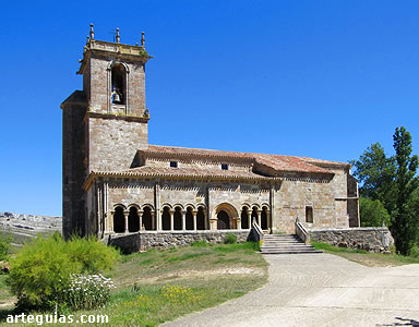 El conjunto de la iglesia desde el suroeste