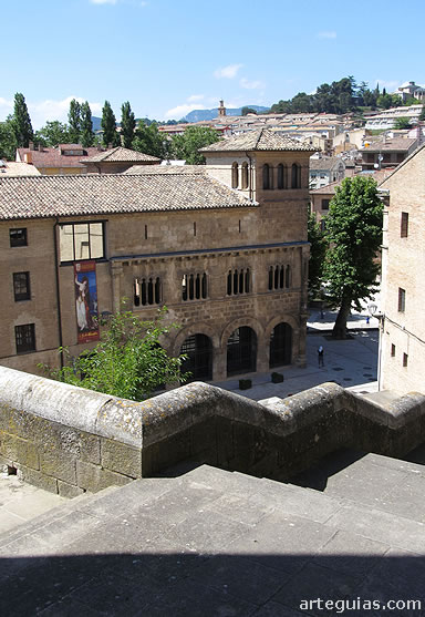 Palacio de los Reyes de Navarra desde San Pedro de la Rua de Estella