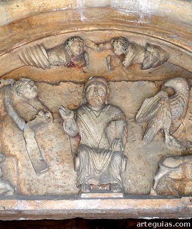 Rom&aacute;nico en el entorno de Oviedo: t&iacute;mpano de la puerta de la iglesia de Priorio