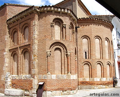 Cabecera mud&eacute;jar de la iglesia de San Juan de Alba de Tormes